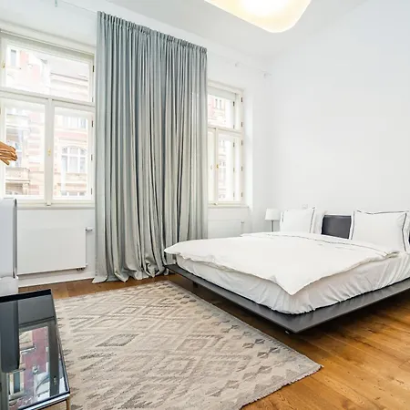 Designer Two-bedroom With Terrace Apartment *