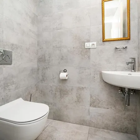Designer Two-bedroom With Terrace Apartment Prague