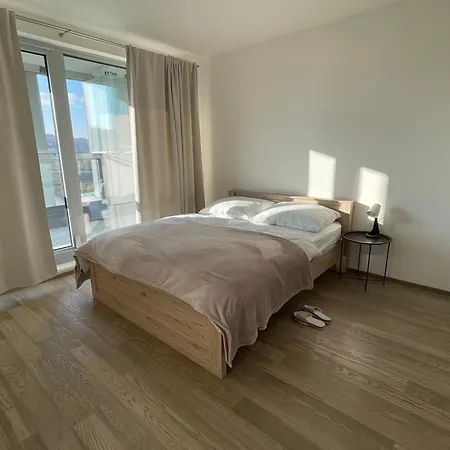 Lux *