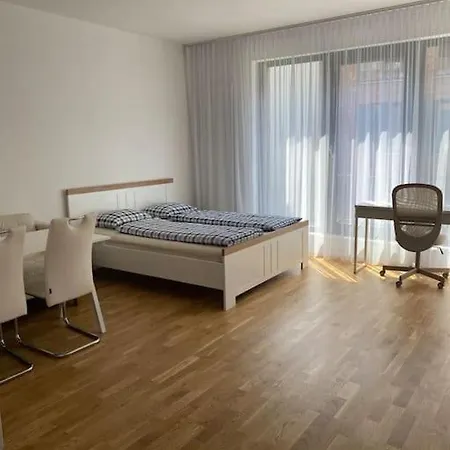 Quiet Near Centre Apartment Prague