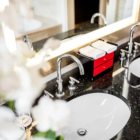 Mandarin Oriental, Szálloda 5*