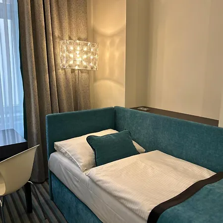 Red&blue Design Hotel