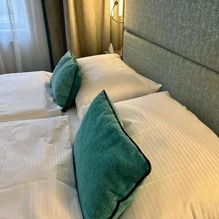 Red&blue Design Hotel 4*