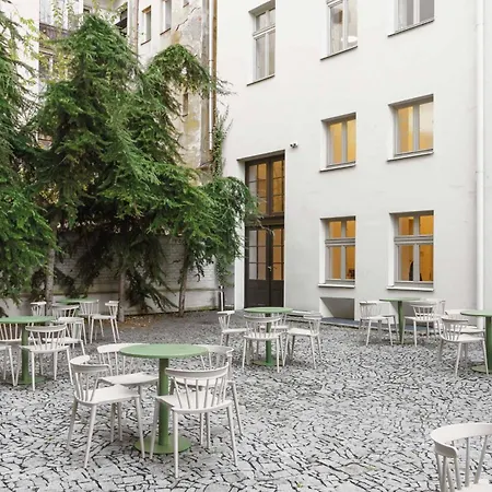 Limehome Halkova 4*