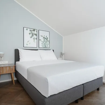 Limehome Halkova Aparthotel