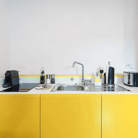 Limehome Halkova Aparthotel 4*