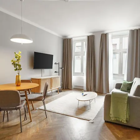 Limehome Halkova Aparthotel
