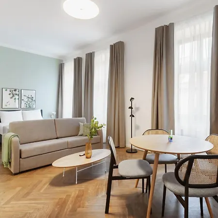 H7 Palace Apartahotel