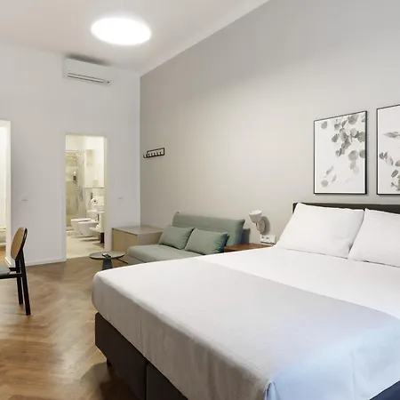 H7 Palace Apartahotel 4*