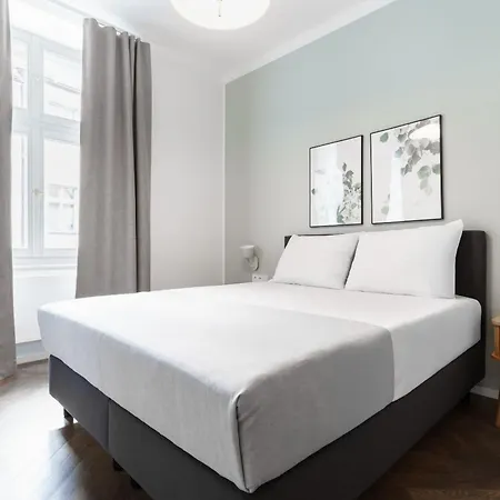 Apartahotel H7 Palace 4*