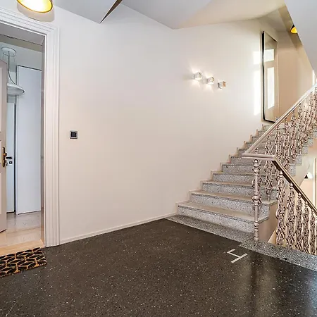 Apartment Stunning Designer With Terrace