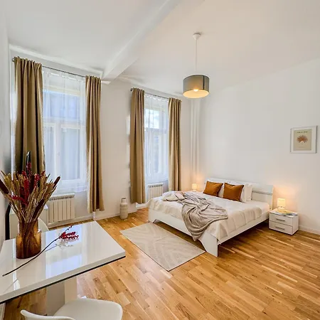 Turnkey I Wenceslas Square Apartment
