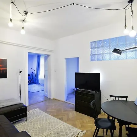 Airy & Bright Flat In Dejvice By Castle Apartment