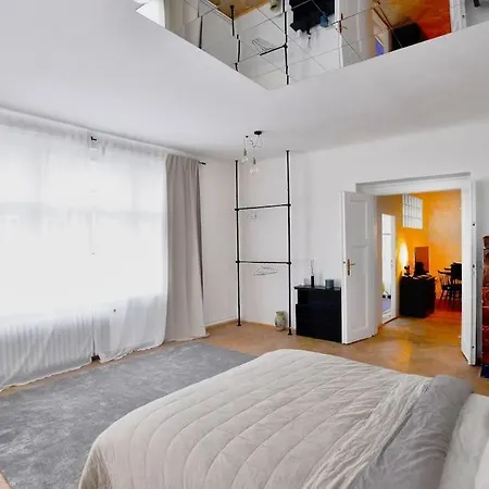 Airy & Bright Flat In Dejvice By Castle Prague