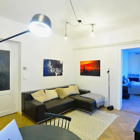 Airy & Bright Flat In Dejvice By Castle * Prague