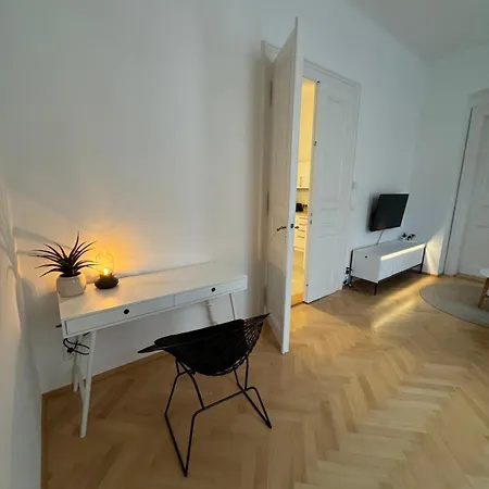 Wenceslas Square Bright Apartment