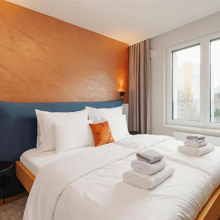 Apartment Luxury Sunny - Garage Parking, Metro, Balcony, Ps5 With Games *