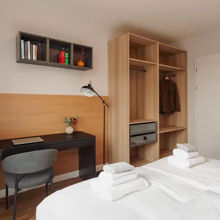 Apartment Luxury Sunny - Garage Parking, Metro, Balcony, Ps5 With Games *