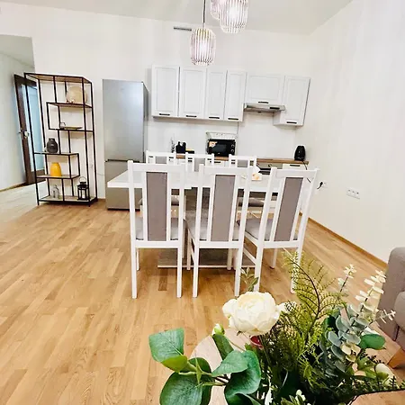 Apartment New Luxury At Andel Metro Station *