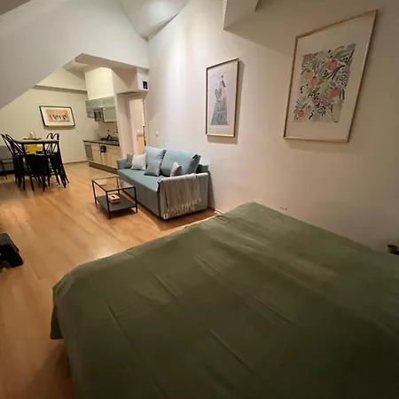 아파트 Central, Cozy & Stylish With Views *