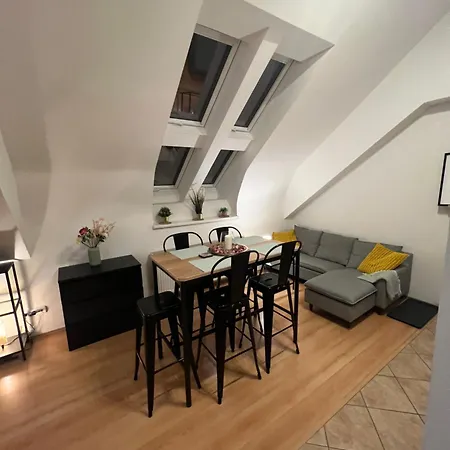 Central, Cozy & Stylish With Views Apartament *