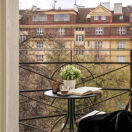Days - Balcony - Workplace - Great Vibe Prague