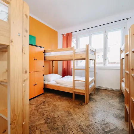 Hostal Benedikt Center *