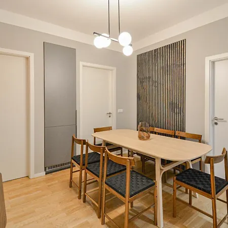 Apartment Japanese Design 3bdr In A Vibrant Area *