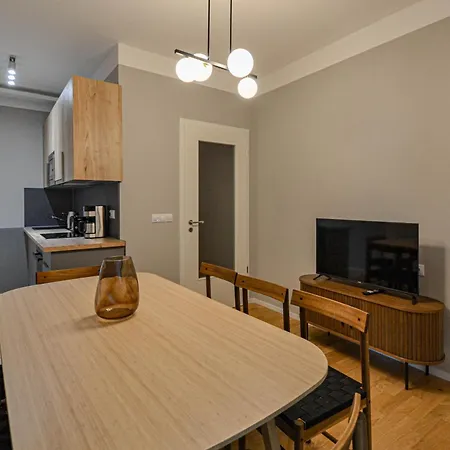 Japanese Design 3bdr In A Vibrant Area Apartment Prague