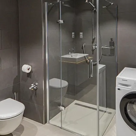 Japanese Design 3bdr In A Vibrant Area * Prague