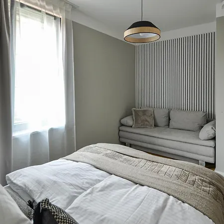 Japanese Design 3bdr In A Vibrant Area