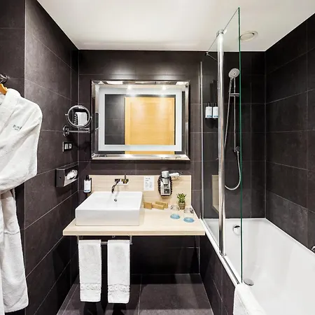 Occidental Five 4* Praha