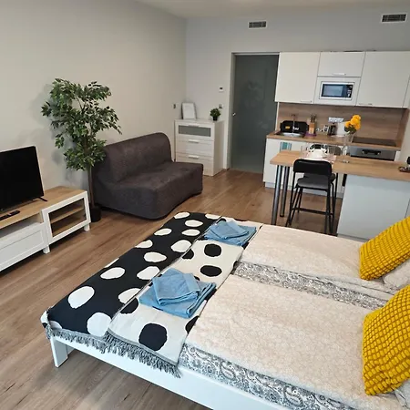 Apartment Comfort Flat With Great Location *