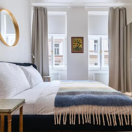 J3 Apartment Prague
