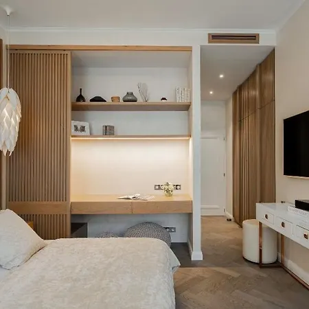 Old Town Luxury 3bd Prague
