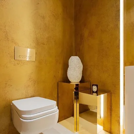 Old Town Luxury 3bd Apartment *