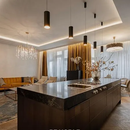 Apartment Old Town Luxury 3bd Prague