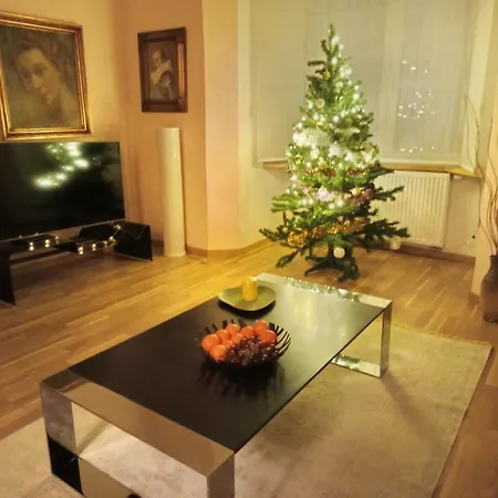 Super Old Town Apartment