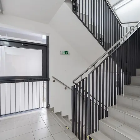 Apartment Krizikova Down Town With Parking Prague
