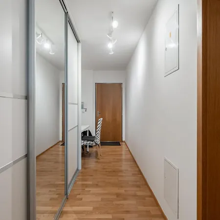 Apartment Krizikova Down Town With Parking *