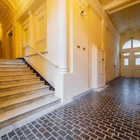Apartment Millenium Palace By Rentez Prague