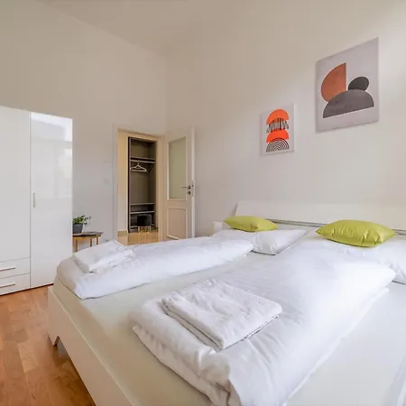 Millenium Palace By Rentez Apartment Prague