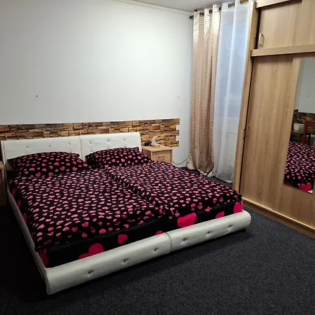 Rena Guest house