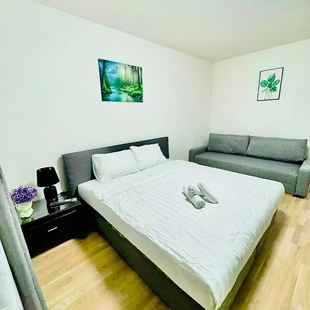 Nest Center *