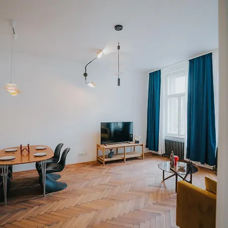 Bohemian Experience Aparthotel *
