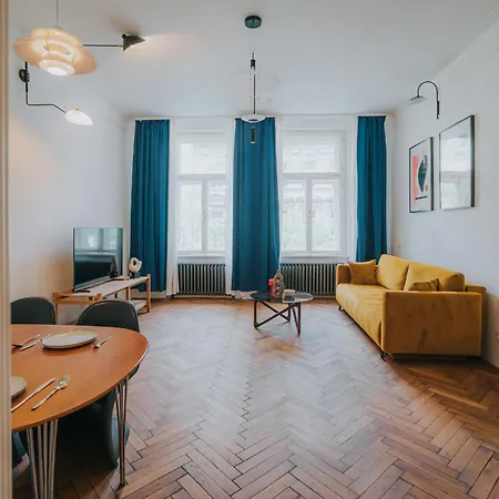 Bohemian Experience Aparthotel