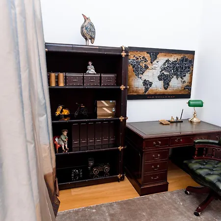 Staropramenna Garden Apartment *