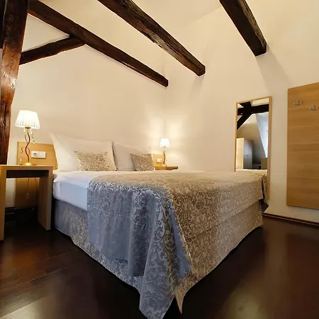 Little King U Malvaze Hotel Praga
