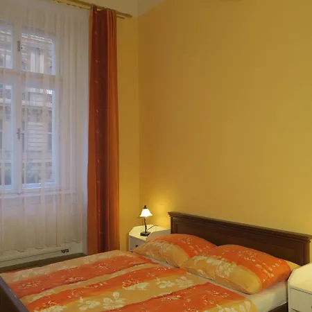 Apartment Near Lesser Town Prague