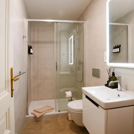 Luxemi I Center Premium Apartment